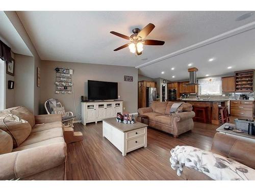 1217 Southshore Drive West, Canyon Creek, AB - Indoor Photo Showing Living Room