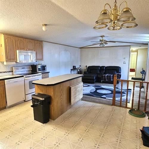 4001 6A Avenue, Edson, AB - Indoor Photo Showing Kitchen