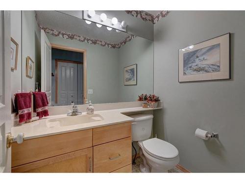 111 Morris, Canmore, AB - Indoor Photo Showing Bathroom