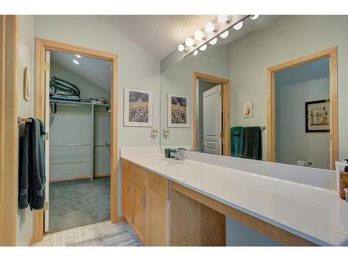 111 Morris, Canmore, AB - Indoor