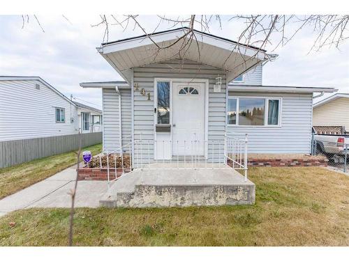 141 Sherwood Drive, Hinton, AB - Outdoor