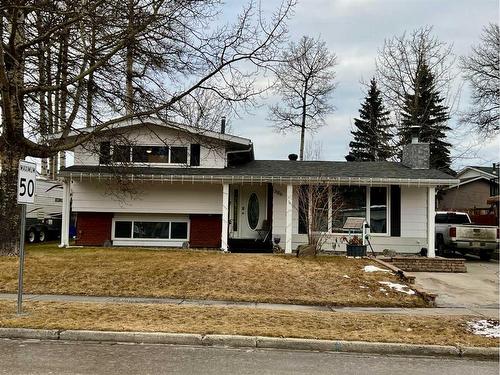 386 Mountain Street, Hinton, AB - Outdoor With Facade