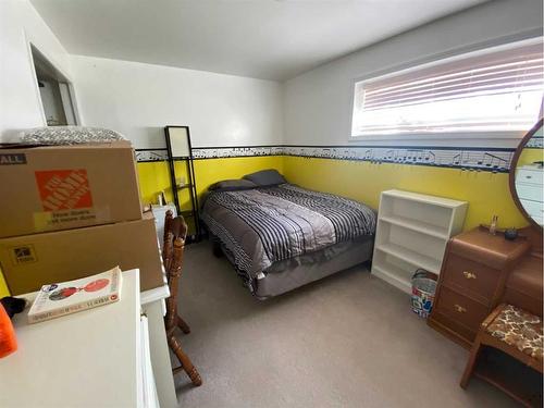 5001 52 Street, Robb, AB - Indoor Photo Showing Bedroom