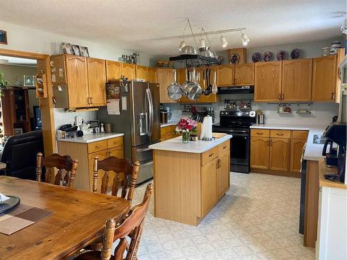 5001 52 Street, Robb, AB - Indoor