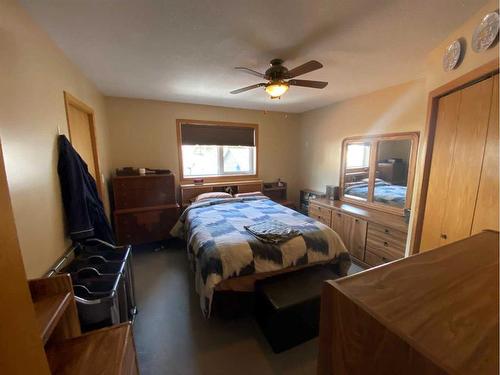 5001 52 Street, Robb, AB - Indoor Photo Showing Bedroom