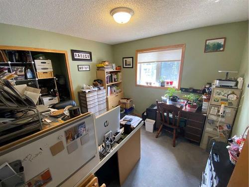 5001 52 Street, Robb, AB - Indoor