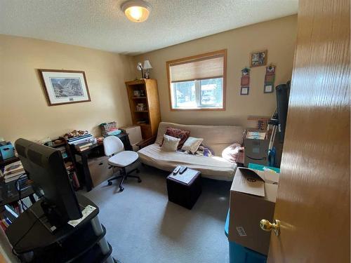 5001 52 Street, Robb, AB - Indoor Photo Showing Living Room