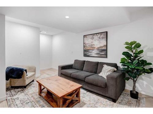 188 Emberside Hollow, Cochrane, AB - Indoor Photo Showing Living Room