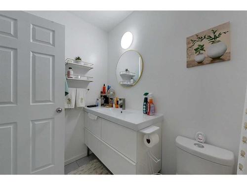 104-205 12 Avenue Sw, Slave Lake, AB - Indoor Photo Showing Bathroom