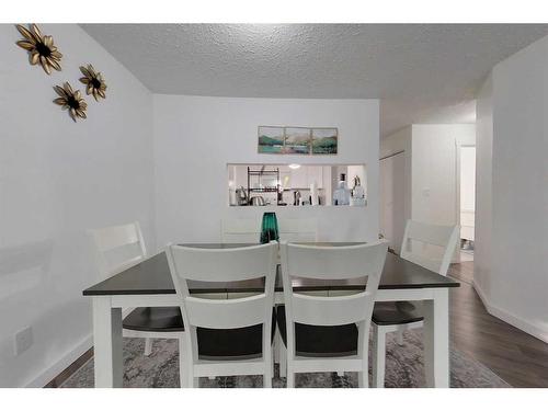 104-205 12 Avenue Sw, Slave Lake, AB - Indoor Photo Showing Dining Room