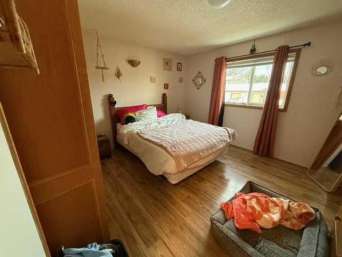 1302 54 Street, Edson, AB - Indoor Photo Showing Bedroom