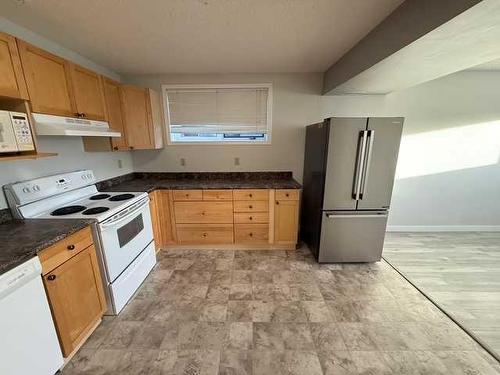 1302 54 Street, Edson, AB - Indoor Photo Showing Kitchen