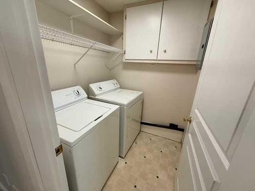 1302 54 Street, Edson, AB - Indoor Photo Showing Laundry Room