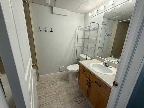 1302 54 Street, Edson, AB - Indoor Photo Showing Bathroom