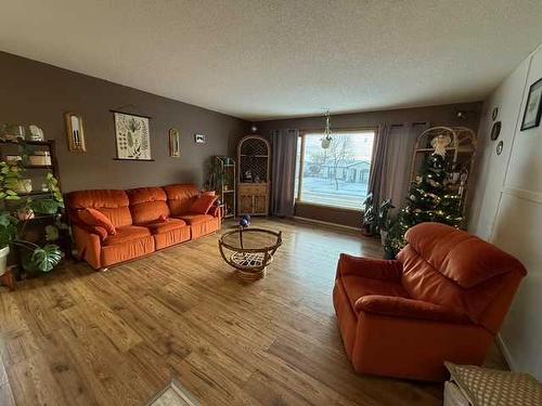 1302 54 Street, Edson, AB - Indoor Photo Showing Living Room