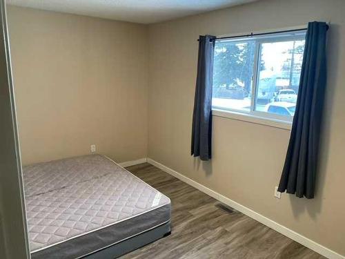 4810 16 Avenue, Edson, AB - Indoor Photo Showing Bedroom