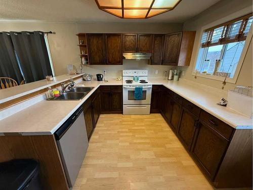 4810 16 Avenue, Edson, AB - Indoor Photo Showing Kitchen With Double Sink