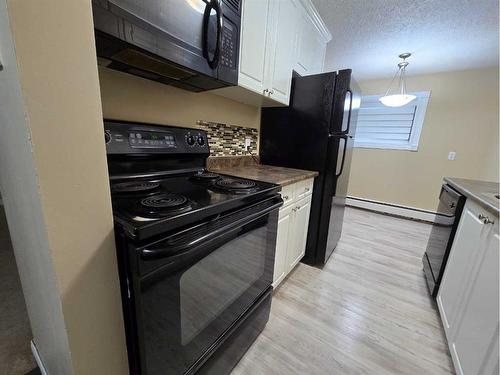 1-414 41 Street, Edson, AB - Indoor Photo Showing Kitchen