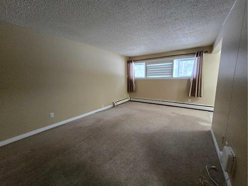 1-414 41 Street, Edson, AB - Indoor Photo Showing Other Room