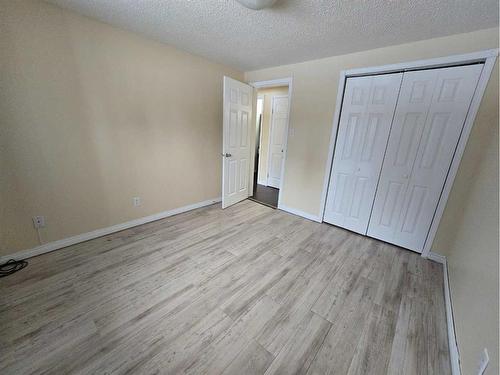 1-414 41 Street, Edson, AB - Indoor Photo Showing Other Room