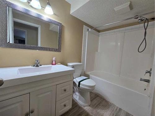 1-414 41 Street, Edson, AB - Indoor Photo Showing Bathroom