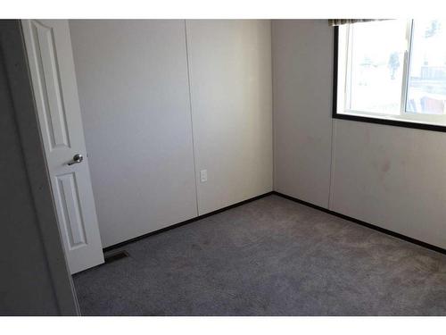 810 52 Street, Edson, AB - Indoor Photo Showing Other Room