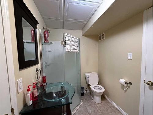 23-126 Hardisty Avenue, Hinton, AB - Indoor Photo Showing Bathroom