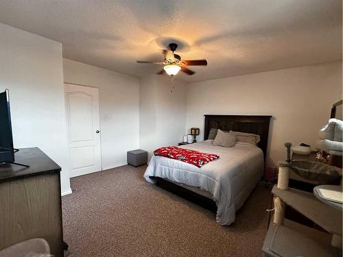 23-126 Hardisty Avenue, Hinton, AB - Indoor Photo Showing Bedroom