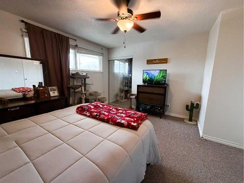 23-126 Hardisty Avenue, Hinton, AB - Indoor Photo Showing Bedroom