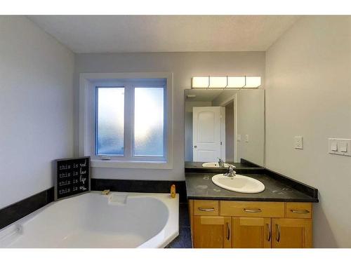 1510 42 Street, Edson, AB - Indoor Photo Showing Bathroom