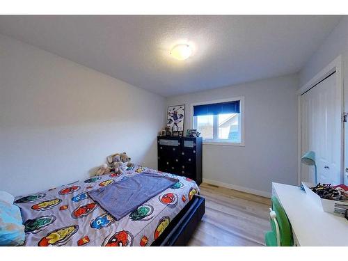 1510 42 Street, Edson, AB - Indoor Photo Showing Bedroom