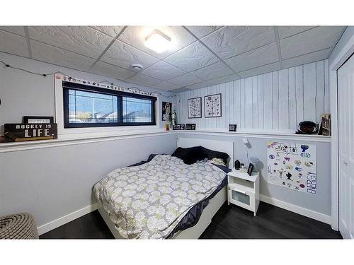 1510 42 Street, Edson, AB - Indoor Photo Showing Bedroom