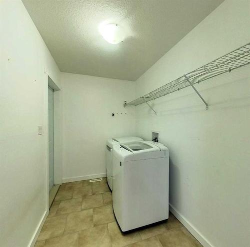 4312 18 Avenue, Edson, AB - Indoor Photo Showing Laundry Room