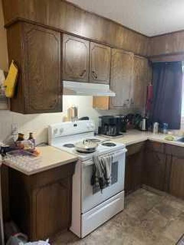 26/26A Whitecourt Avenue, Whitecourt, AB - Indoor Photo Showing Kitchen