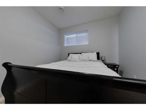 119-116 6 Ave Ne, Slave Lake, AB - Indoor Photo Showing Bedroom