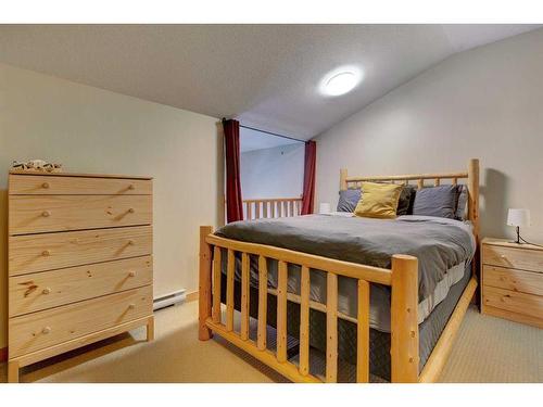 314-109 Montane Road, Canmore, AB - Indoor Photo Showing Bedroom