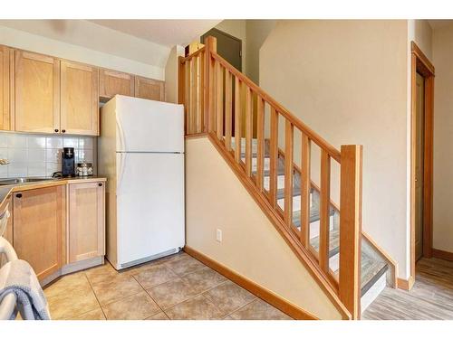 314-109 Montane Road, Canmore, AB - Indoor Photo Showing Kitchen