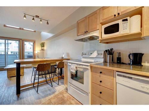 314-109 Montane Road, Canmore, AB - Indoor Photo Showing Kitchen