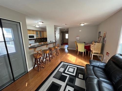 12-214 Mcardell Drive, Hinton, AB - Indoor Photo Showing Living Room