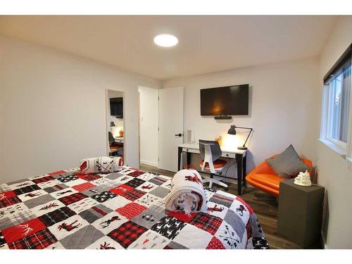 108 Fir Avenue, Hinton, AB - Indoor Photo Showing Bedroom