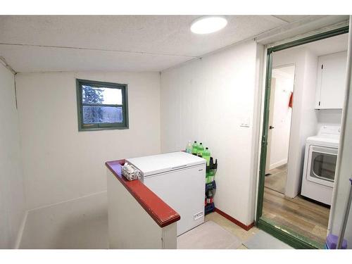 108 Fir Avenue, Hinton, AB - Indoor Photo Showing Laundry Room