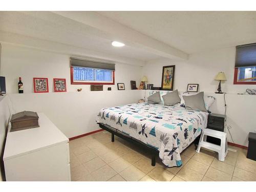 108 Fir Avenue, Hinton, AB - Indoor Photo Showing Bedroom