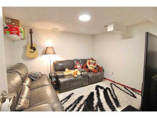 108 Fir Avenue, Hinton, AB - Indoor Photo Showing Living Room