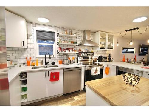 108 Fir Avenue, Hinton, AB - Indoor Photo Showing Kitchen With Double Sink