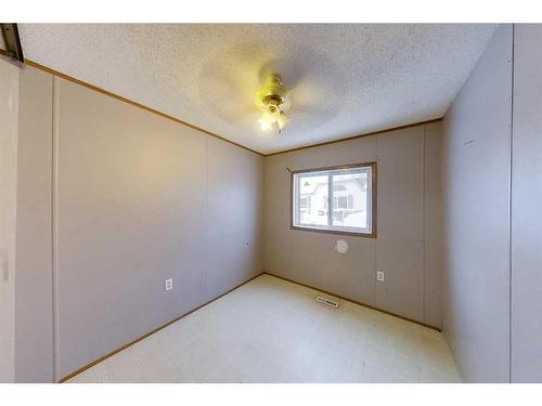 620 2A Avenue Sw, Slave Lake, AB - Indoor Photo Showing Other Room