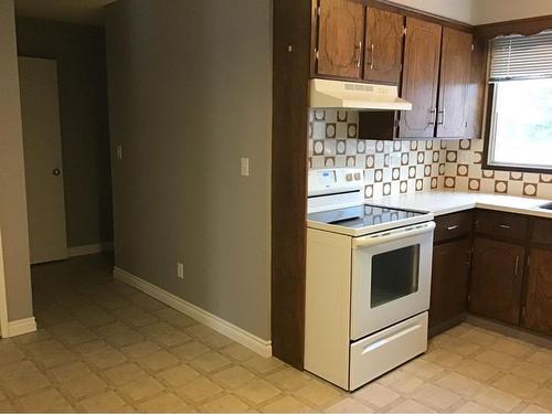 34 Feero Drive, Whitecourt, AB - Indoor Photo Showing Kitchen