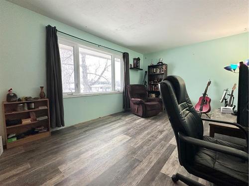 4812 Plaza Avenue, Swan Hills, AB - Indoor