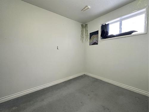 4812 Plaza Avenue, Swan Hills, AB - Indoor Photo Showing Other Room