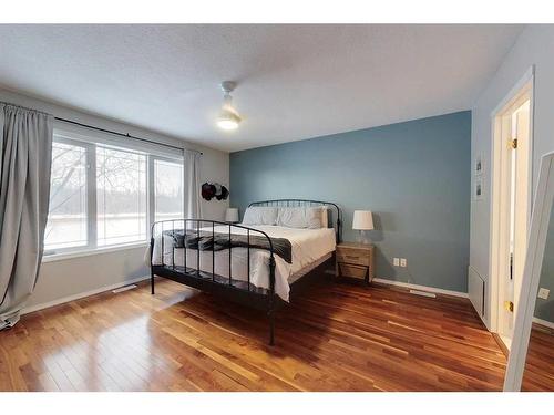 54056 Poplar Lane, Rural Lesser Slave River No. 124, M.D. Of, AB - Indoor Photo Showing Bedroom