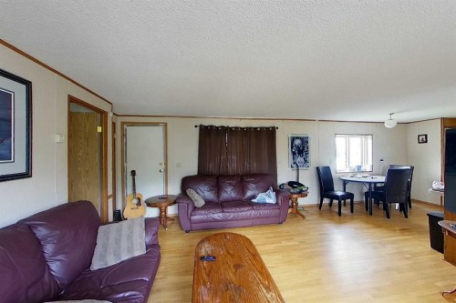 2756 Strawberry Lane, Wabasca, AB - Indoor Photo Showing Living Room
